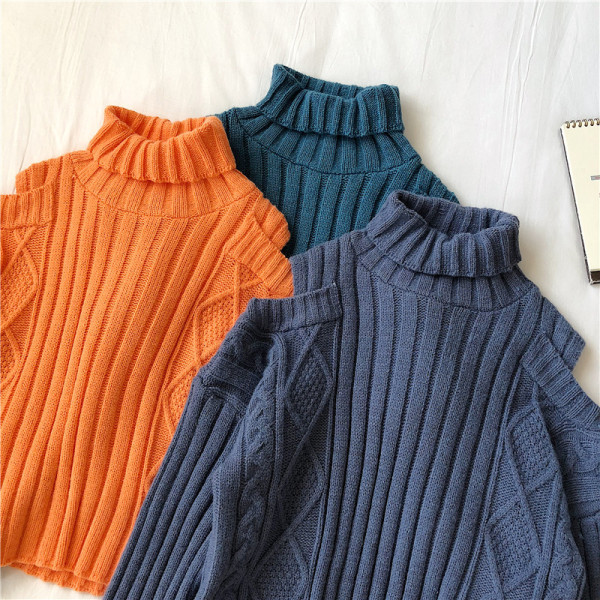 Aktuális női pulóver három színben, csupasz váll