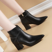 Ghete de dama moderne din piele ecologica cu toc gros si fermoar alb-negru