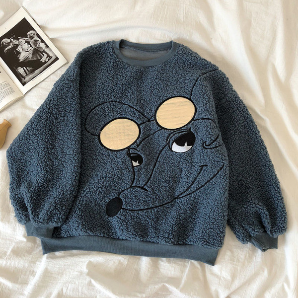 Női pulóver három színben hímzéssel és ovális nyakkivágással