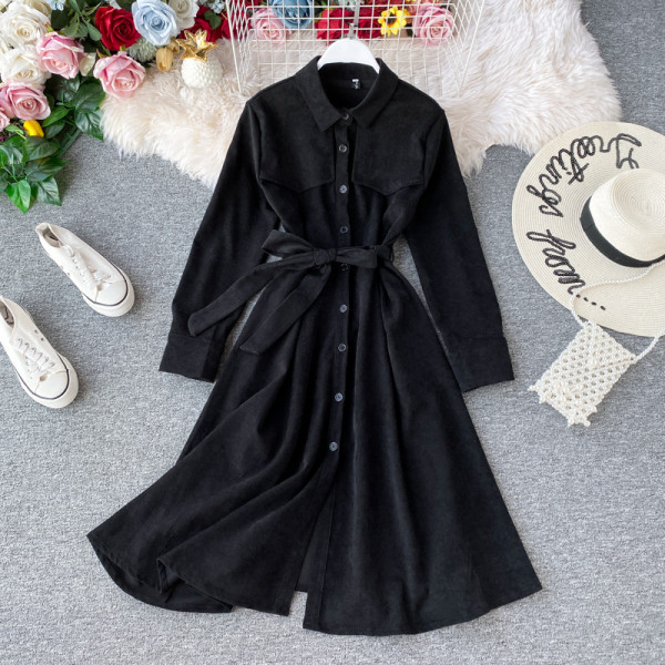 Stílusos női szabású ruha övvel és hosszú ujjú több színben