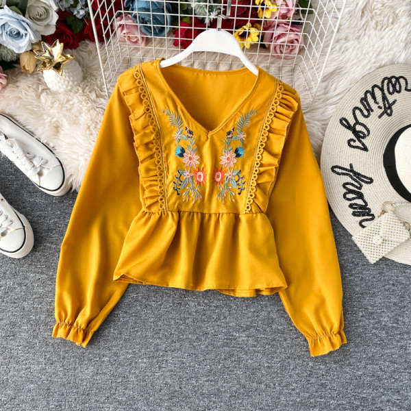 Μοντέρνο γυναικείο πουκάμισο με κεντήματα και λαιμόκοψη σε διάφορα χρώματα