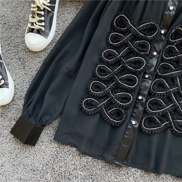 Stílusos női ing gombokkal és klasszikus gallérral fehér és fekete színben