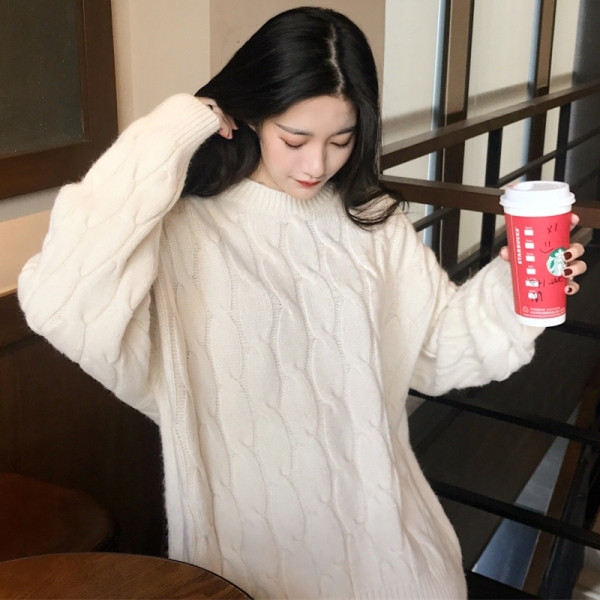 Női téli pulóver hosszú és széles modell több színben