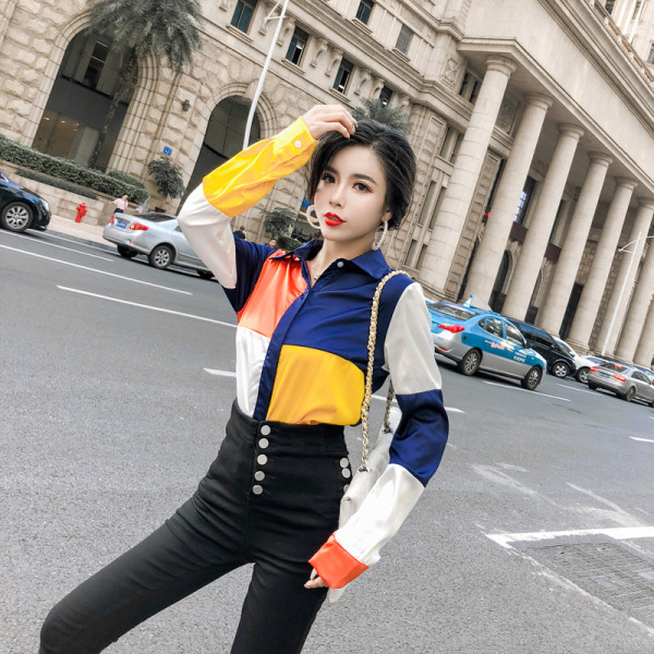 Női alkalmi ing klasszikus modell színes mintával