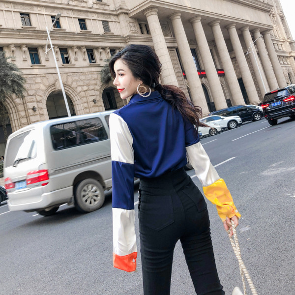 Női alkalmi ing klasszikus modell színes mintával