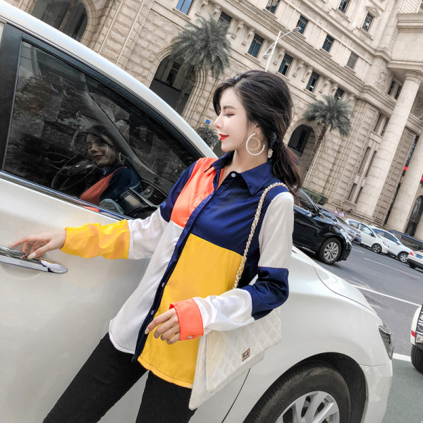 Női alkalmi ing klasszikus modell színes mintával