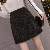 Modern női szoknya magas derékkal és cipzárral fekete színben