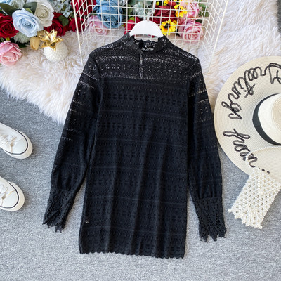 Modern női csipkeblúz pólógallérral, három színben