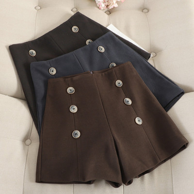 Модерни  дамски къси панталони с копчета в три цвята
