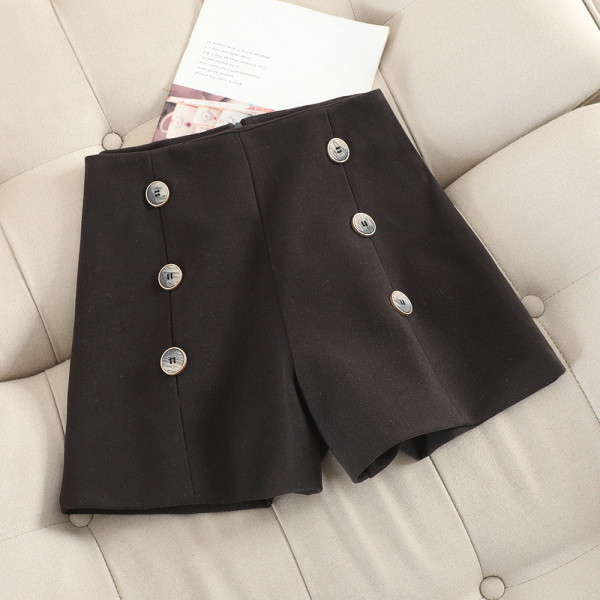 Modern női rövidnadrág gombokkal, három színben