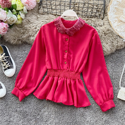 Modern női ing gombokkal és csipkével, különböző színekben