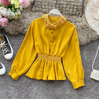 Modern női ing gombokkal és csipkével, különböző színekben