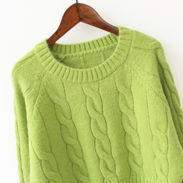 Χειμερινό γυναικείο πουλόβερ  με στρογγυλη λαιμόκοψη σύντομο σχέδιο σε διάφορα χρώματα