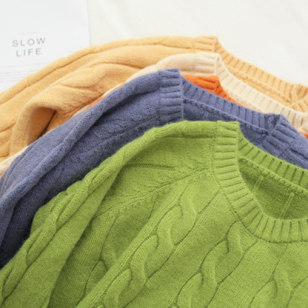 Χειμερινό γυναικείο πουλόβερ  με στρογγυλη λαιμόκοψη σύντομο σχέδιο σε διάφορα χρώματα