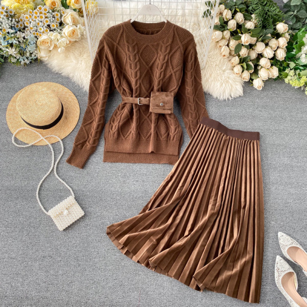 Két részből álló női alkalmi szett, mely egy pulóvert és egy szoknyát tartalmaz három színben