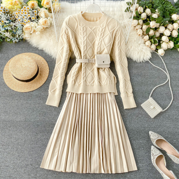 Két részből álló női alkalmi szett, mely egy pulóvert és egy szoknyát tartalmaz három színben