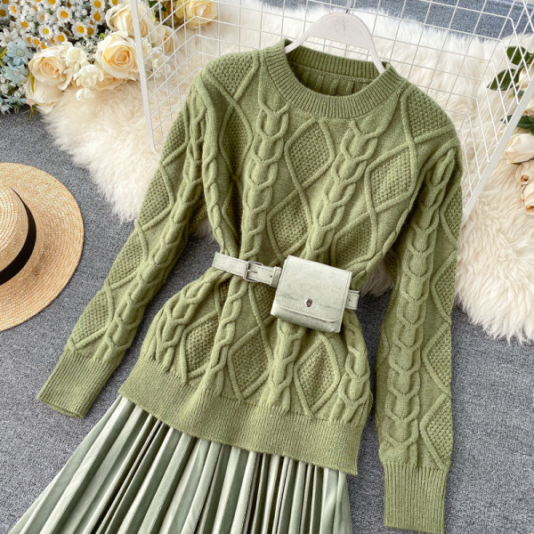 Két részből álló női alkalmi szett, mely egy pulóvert és egy szoknyát tartalmaz három színben