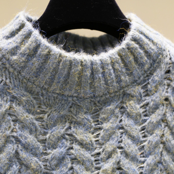 Γυναικείο πουλόβερ με στρογγυλό ντεκολτέ κατάλληλο για το χειμώνα