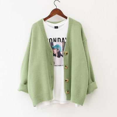 Női kardigán gombokkal és spitz nyakkivágással