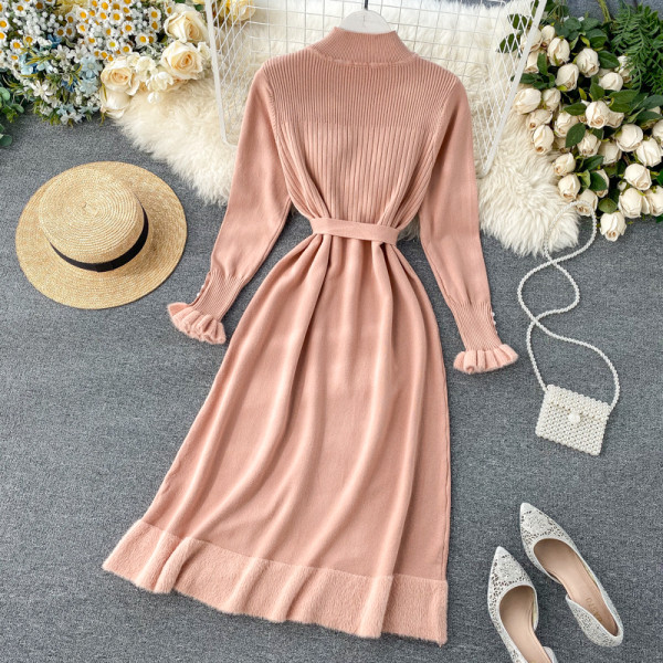 Alkalmi női ruha hosszú ujjal és övvel öt színben