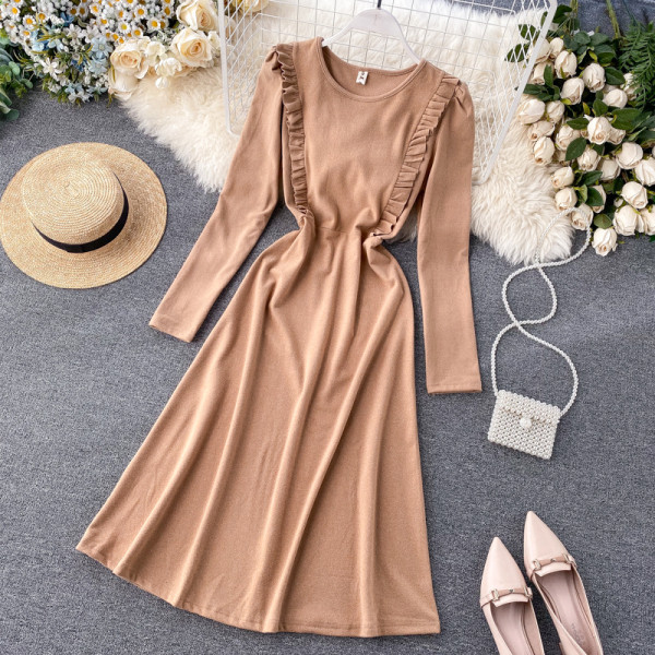 Női alkalmi kötött ruha ovális nyakkivágással és hosszú ujjakkal, három színben