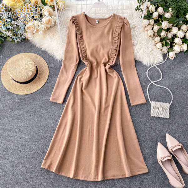 Női alkalmi kötött ruha ovális nyakkivágással és hosszú ujjakkal, három színben