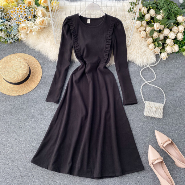 Női alkalmi kötött ruha ovális nyakkivágással és hosszú ujjakkal, három színben