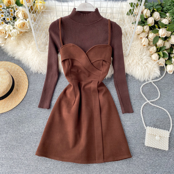 Modern női szett barna, fekete és bézs színű ruhával és blúzzal