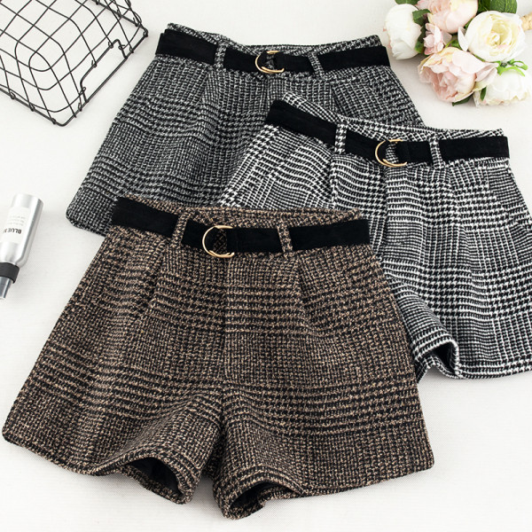 Női rövidnadrág három színben, magas derékkal és övvel