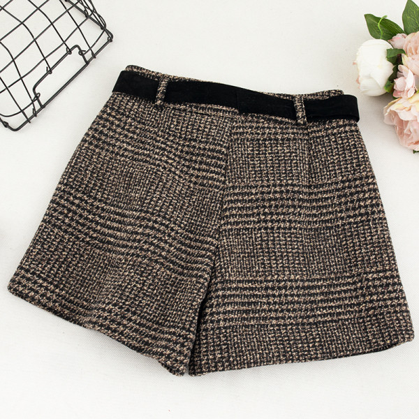 Női rövidnadrág három színben, magas derékkal és övvel