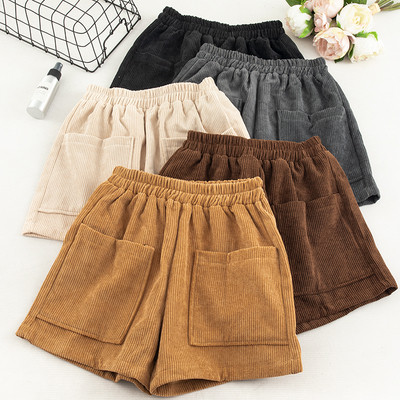 Къси дамски панталони в четири цвята с джобове и еластична талия