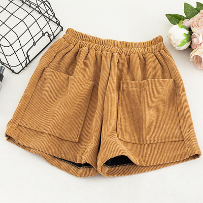 Σύντομα γυναικεία παντελόνια σε τέσσερα χρώματα με τσέπες και ελαστική μέση