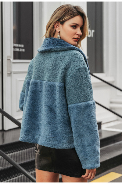 Modern női pehelykabát gombokkal, kék színben