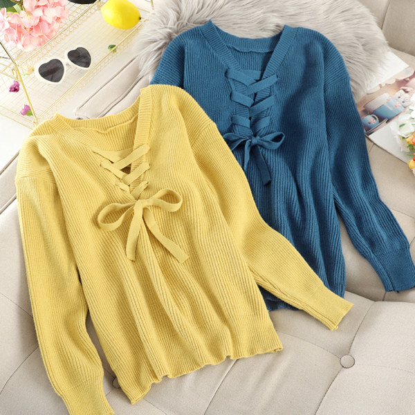 Hátul megkötős női pulóver többféle színben