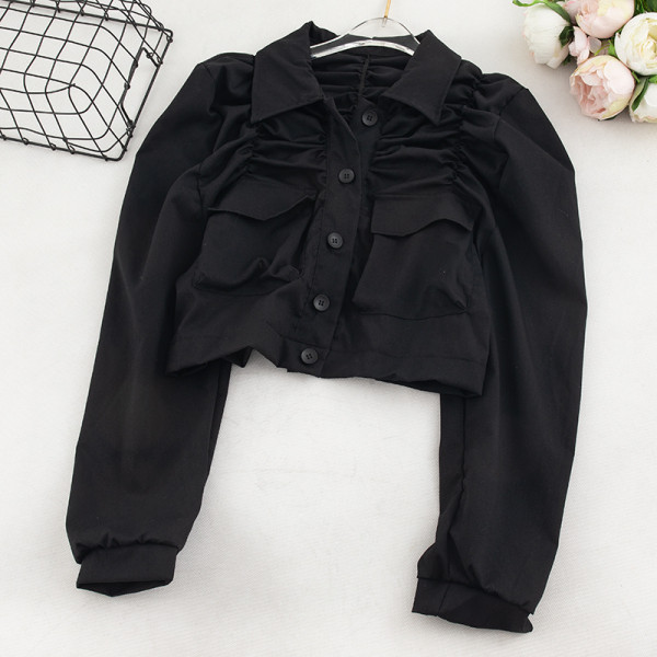 Rövid női ing három színben zsebekkel és klasszikus gallérral