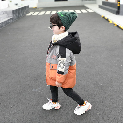 Μοντέρνο παιδικό χειμωνιάτικο μπουφάν για αγόρια με κουκούλα και τσέπη σε δύο χρώματα