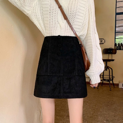 Öko velúrból készült rövid női szoknya gombokkal