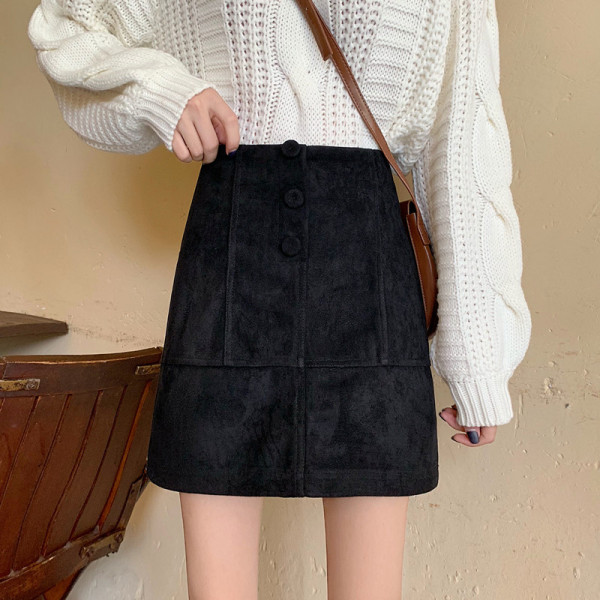 Öko velúrból készült rövid női szoknya gombokkal