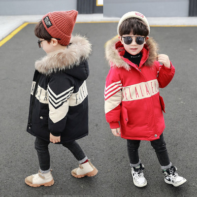Модерно детско яке с пух и качулка за момчета в черен и червен цвят