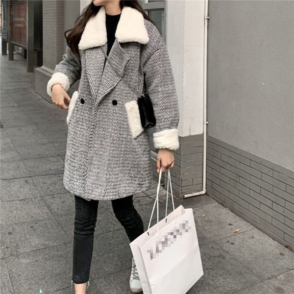 Μακρύ κομψό παλτό με κουμπιά  και γούνα