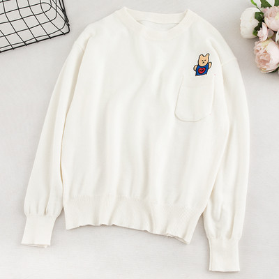 Καθημερινό γυναικείο πουλόβερ σε τρία χρώματα με τσέπη και κεντήματα