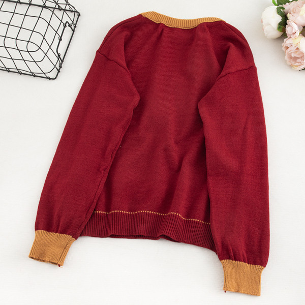 Alkalmi női pulóver három színben, hímzéssel és ovális nyakkivágással