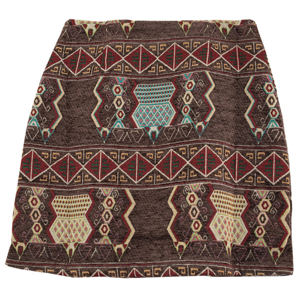 Női szoknya három színben hímzéssel, magas derékkal