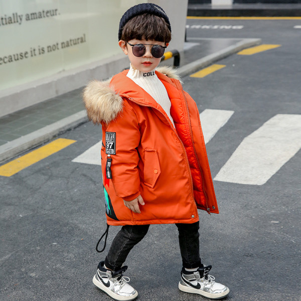 Napi gyerekkabát fiúknak kapucnival és pehellyel, három színben