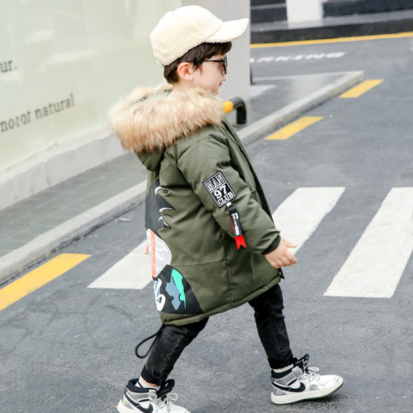 Napi gyerekkabát fiúknak kapucnival és pehellyel, három színben