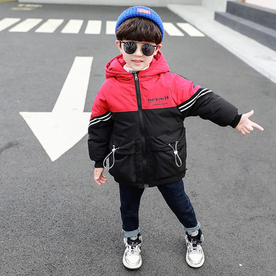 Modern gyerek téli kabát fiúknak kapucnival és zsebekkel, három színben