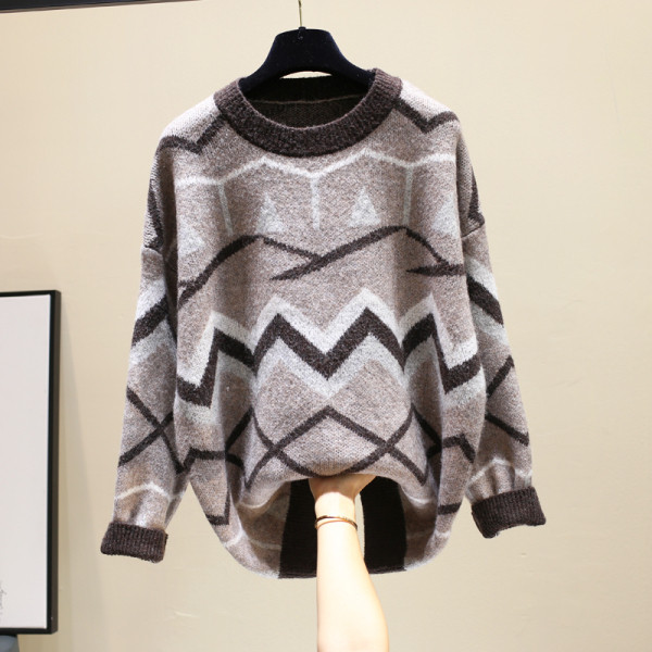 Modern női pulóver kerek nyakkivágással, széles modellel