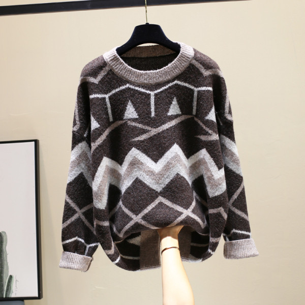 Modern női pulóver kerek nyakkivágással, széles modellel