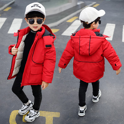 Napi gyerekkabát kapucnival és cipzárral fehér, fekete és piros színben