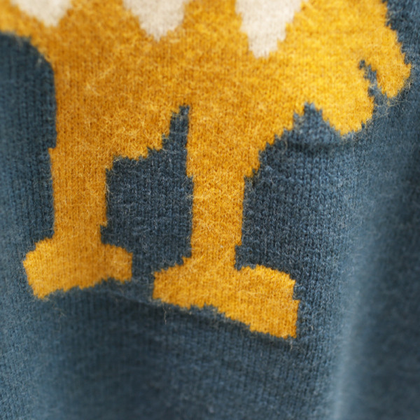 Γυναικείο casual πουλόβερ με πολύχρωμα κεντήματα